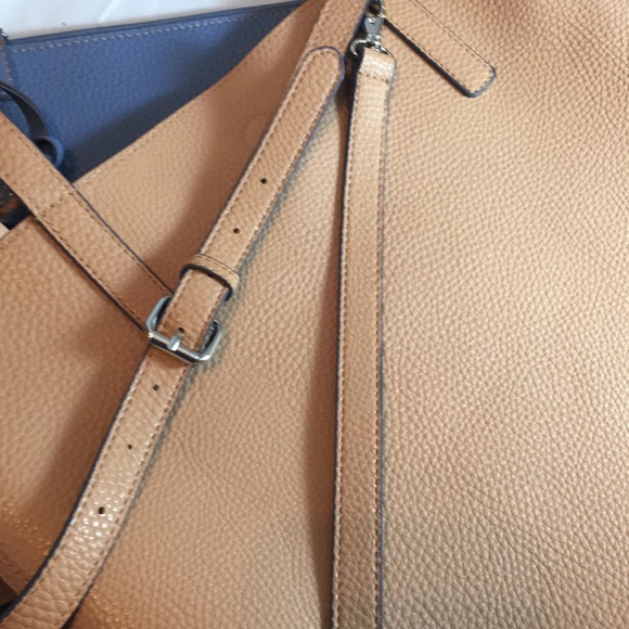 Faux leather 2 color tote bag NWT - Picture 8 of 8